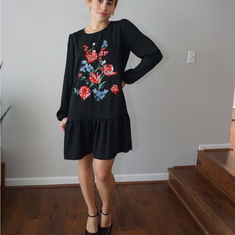 Express Black Floral Embroidered Dress Womens M Drop Waist Keyhole Red Blue